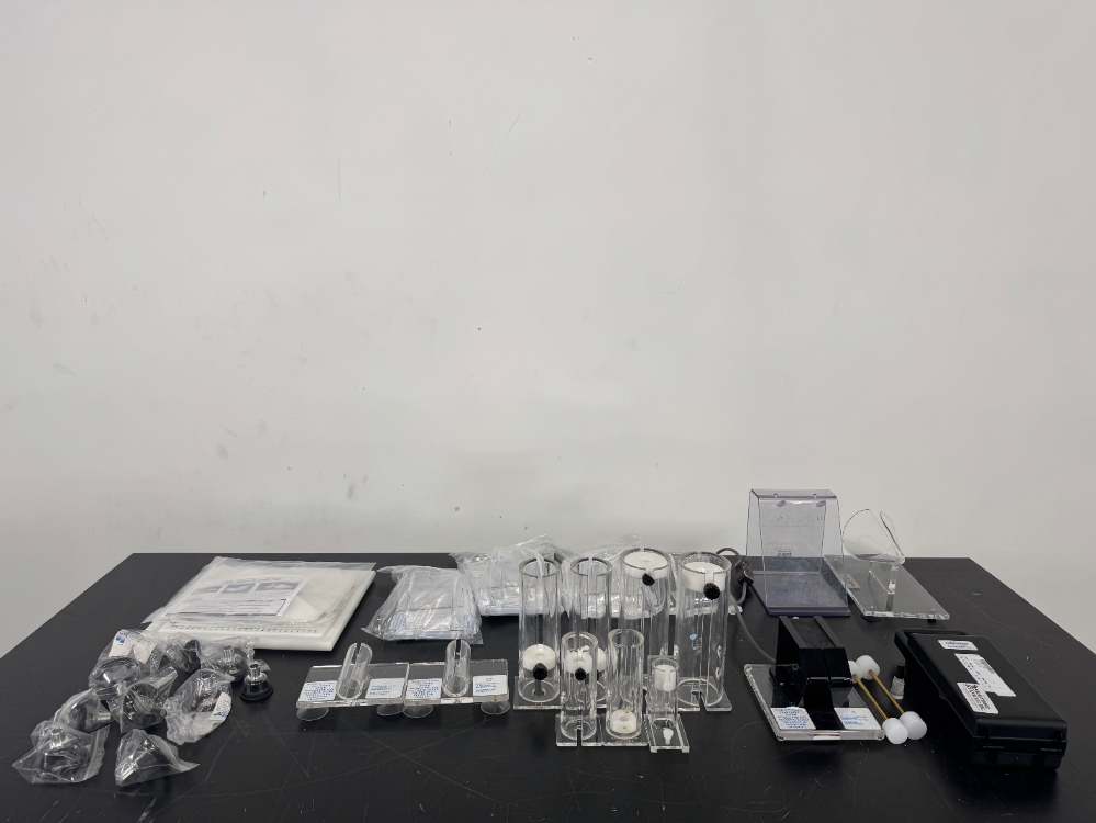 Image of Lot Of Vivarium Parts And Accessories